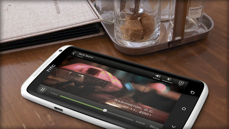 HTC One XL auf dem ein Video abgespielt wird